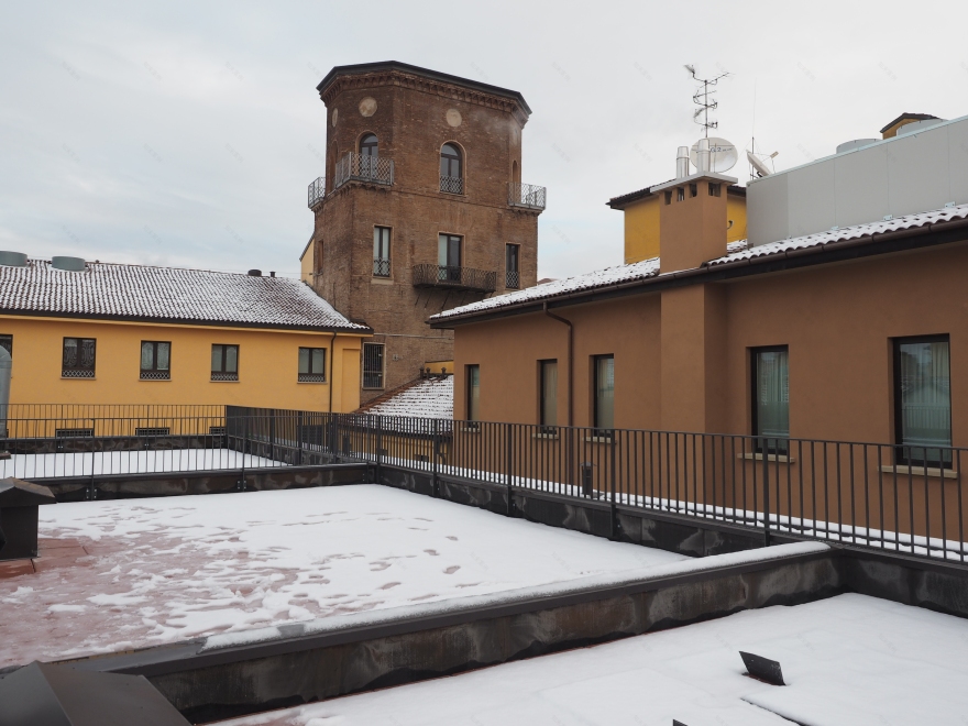 城市中心旧公寓翻新变身现代出租公寓-7