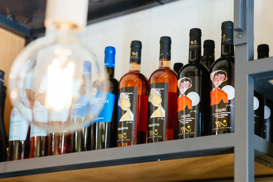 融合传统与现代的普利亚风情小酒馆-11