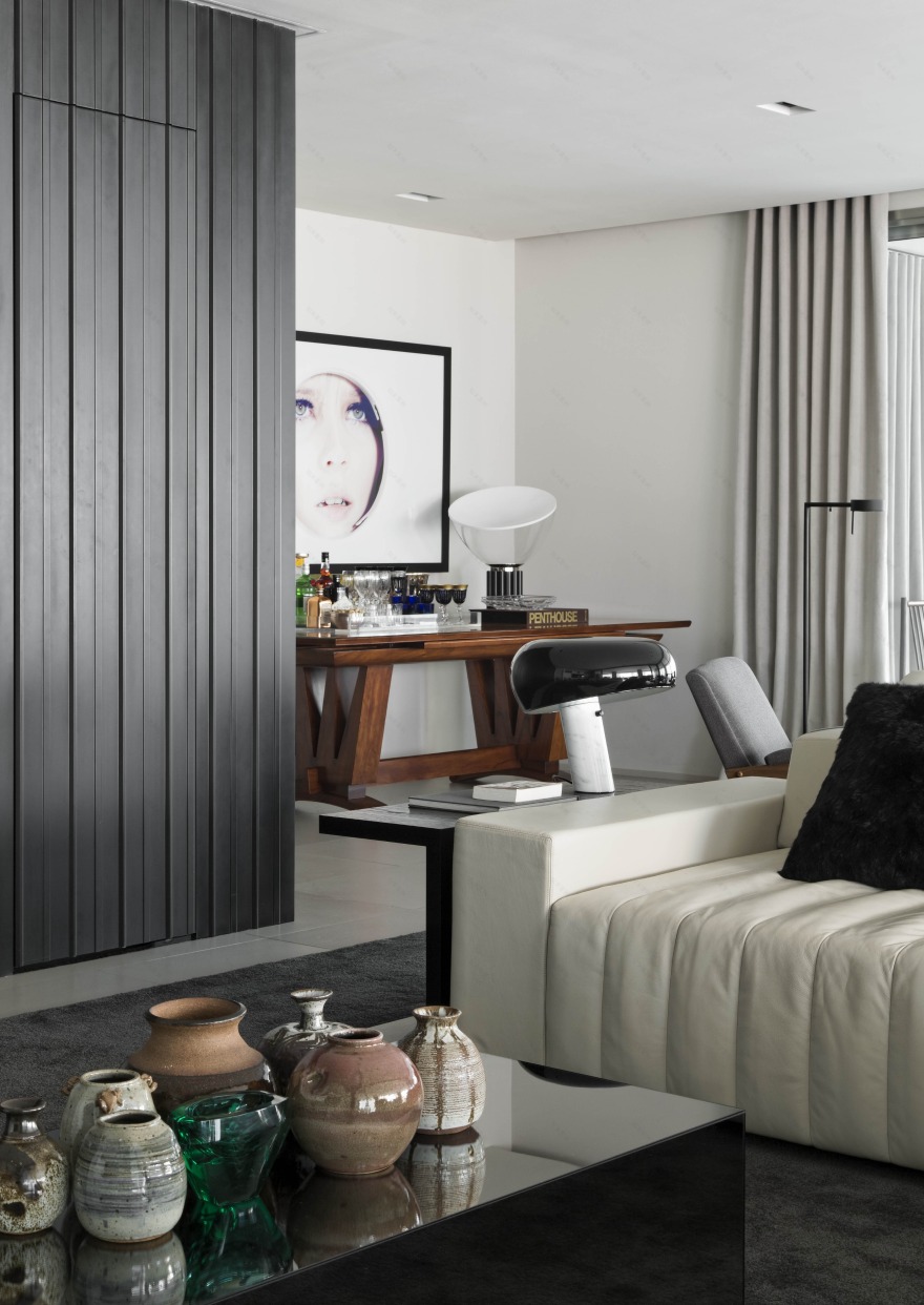 巴西设计公寓 | 工业风木饰面打造男性化魅力空间-18