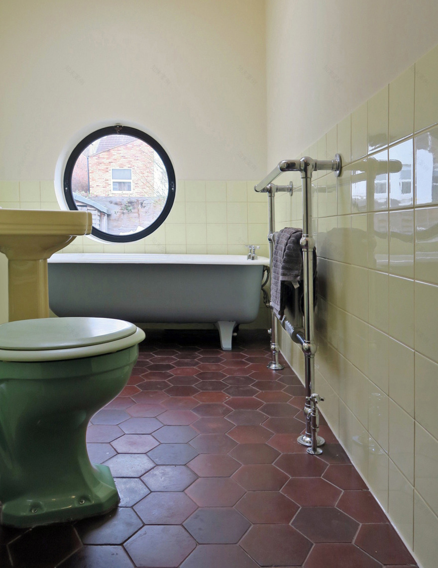 Janus House | 创意十足的圆形与方形窗户设计-26