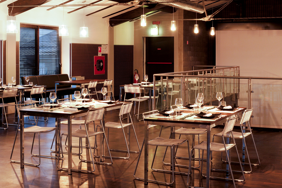 卢米诺西酒吧-6