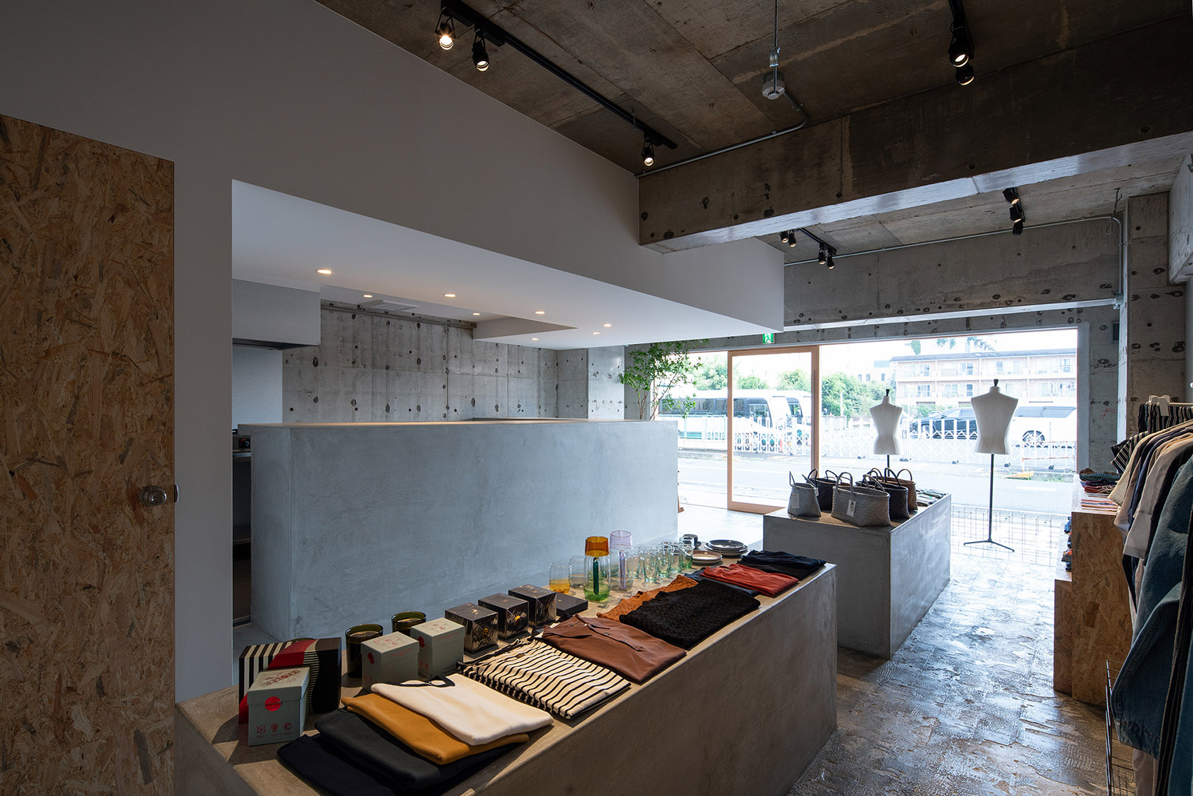 aswell服装店和咖啡馆，日本/让空间恢复到最原始的面貌-45