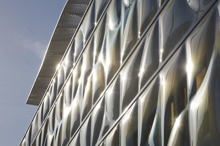 洛杉矶 Gores Group 总部大楼,玻璃立面与室内互动的巧妙融合-11