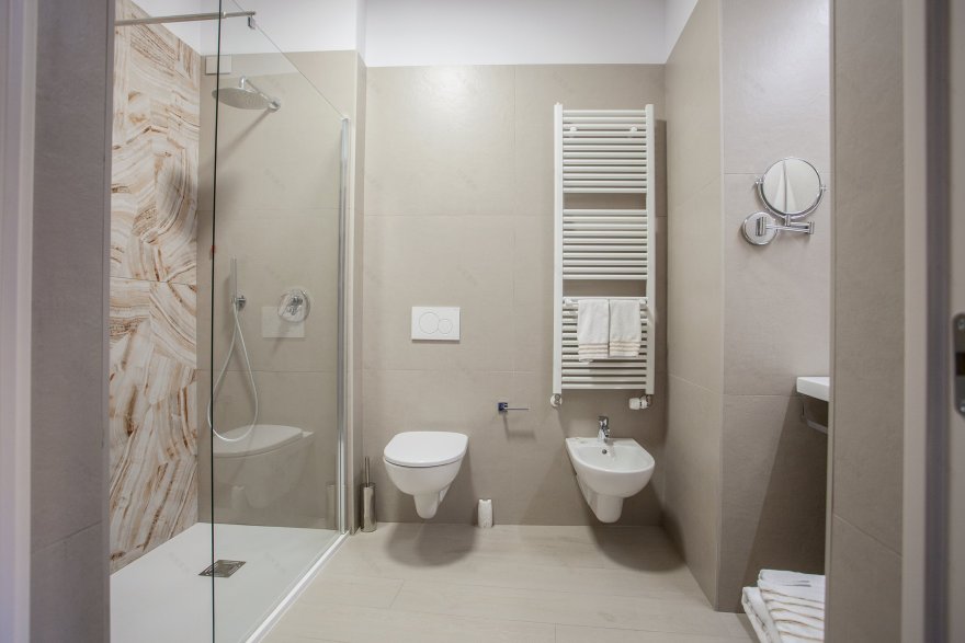 博洛尼亚城市中心,现代与古典交融的 Hotel Cavour 酒店设计-16