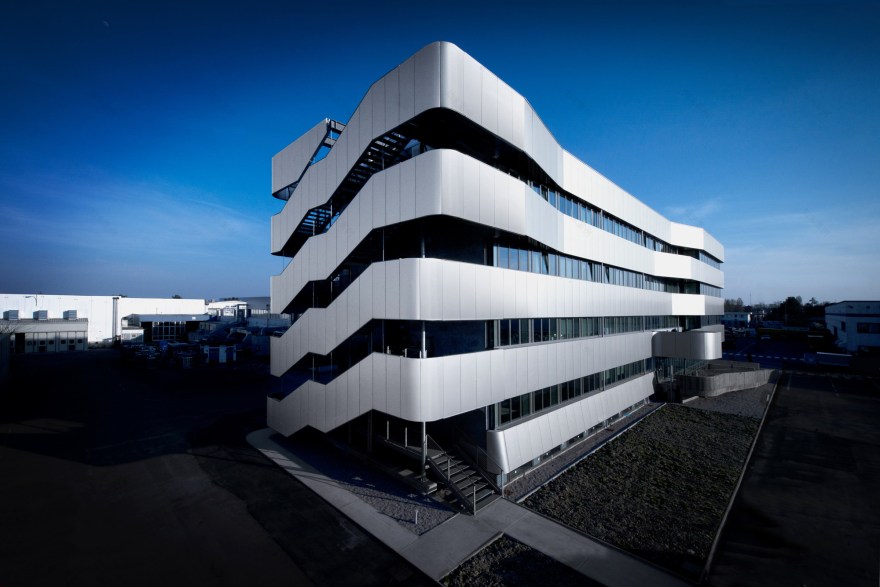 意式心脏外科工厂重建,创新设计展现活力-0