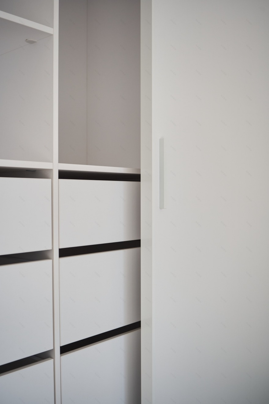极简白色衣柜与衣帽间设计,时尚温馨-9