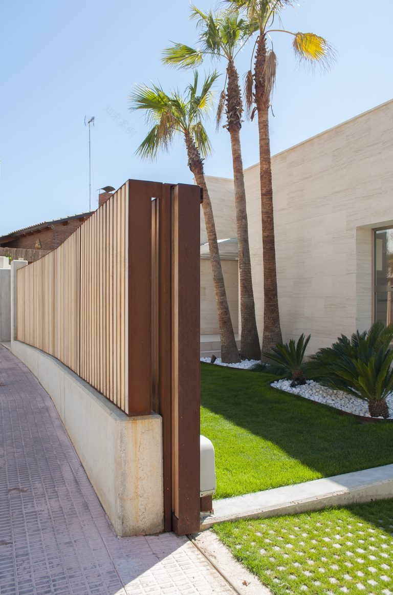 瓦尔皮内达,锡切斯的家庭住宅-4