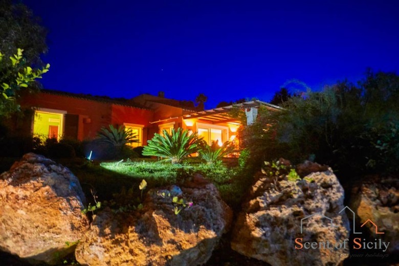 意大利私人别墅“瀑布泳池”设计-5