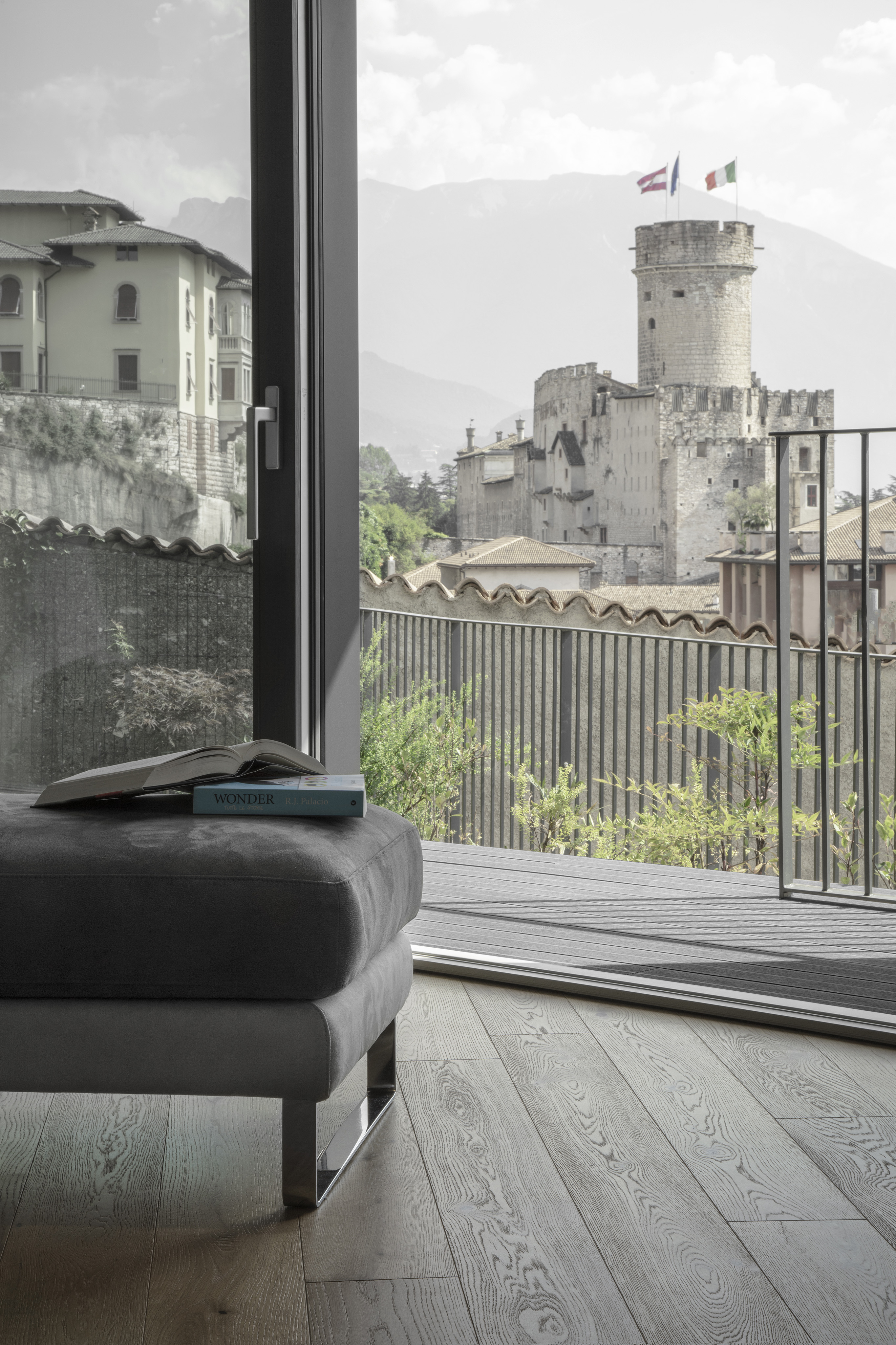 融合自然与历史的意大利别墅设计-11