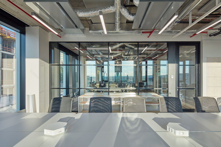 Deloitte Prague 办公室的“生活景观”设计-10