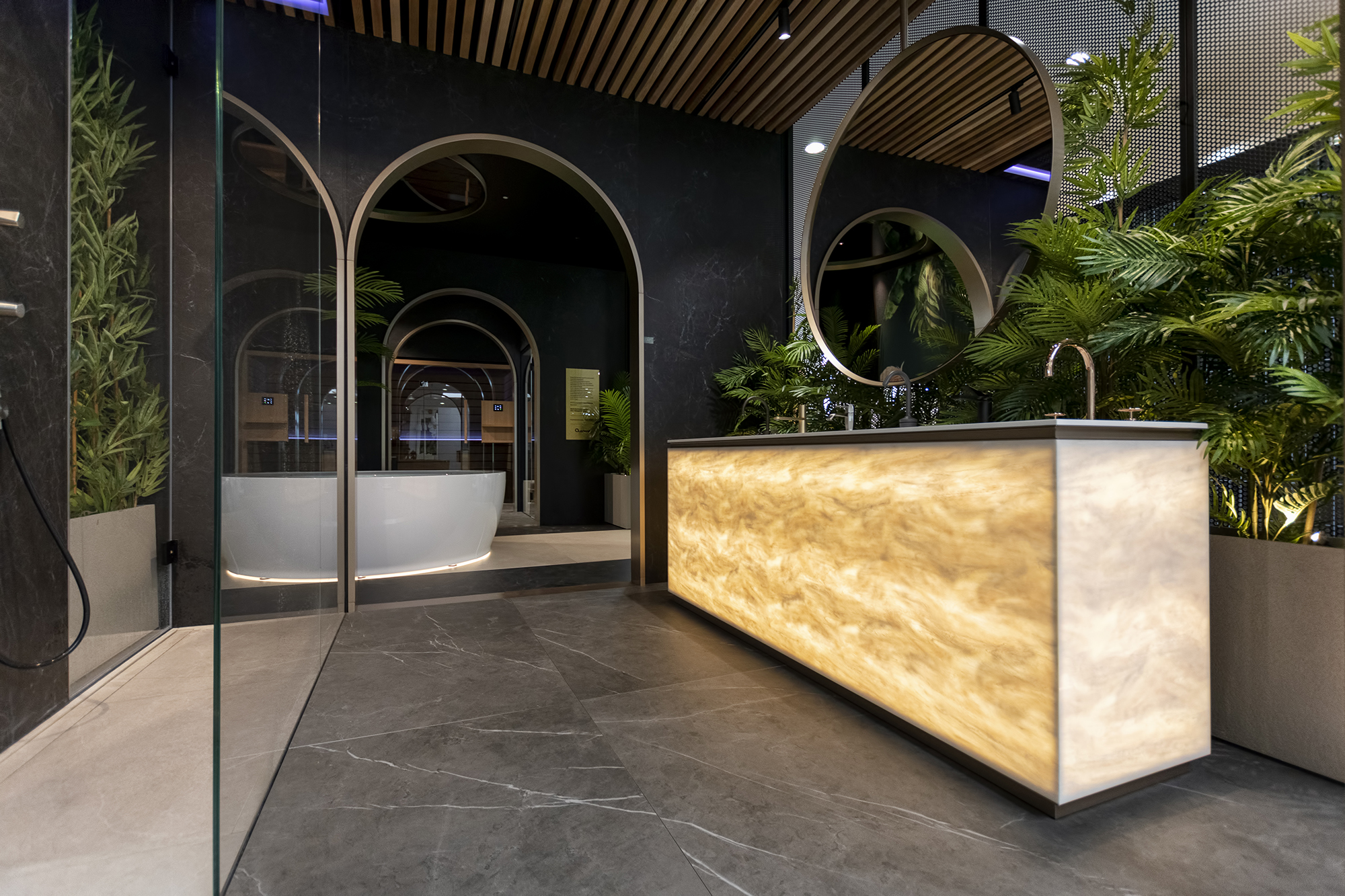 温泉 SPA 美容院 | 金属绿意营造放松氛围-0