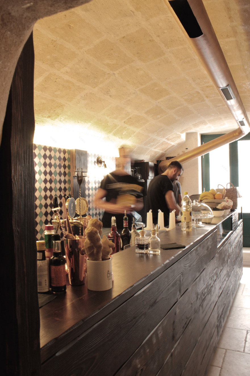 查理的地下酒吧-10