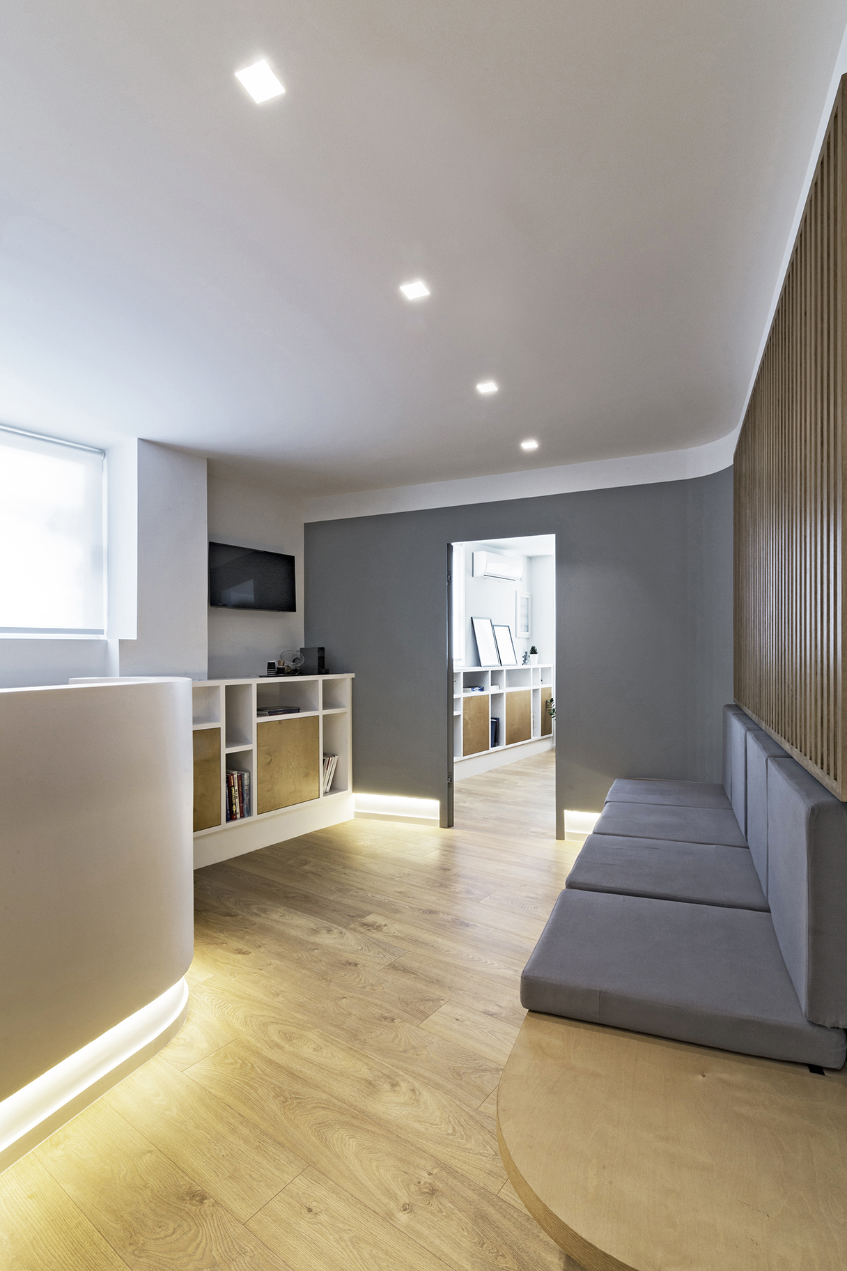 S 形元素分隔功能,60 平米骨科诊所的高效设计-3