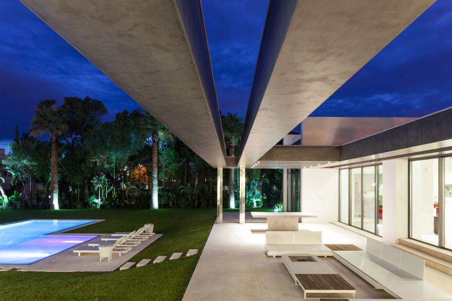 葡萄牙别墅和谐重生,室内外空间完美融合-51