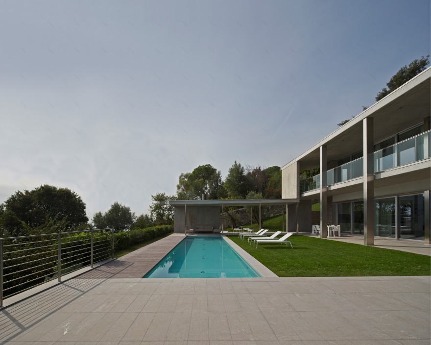 意式湖畔别墅,诠释自然与现代共生设计-2