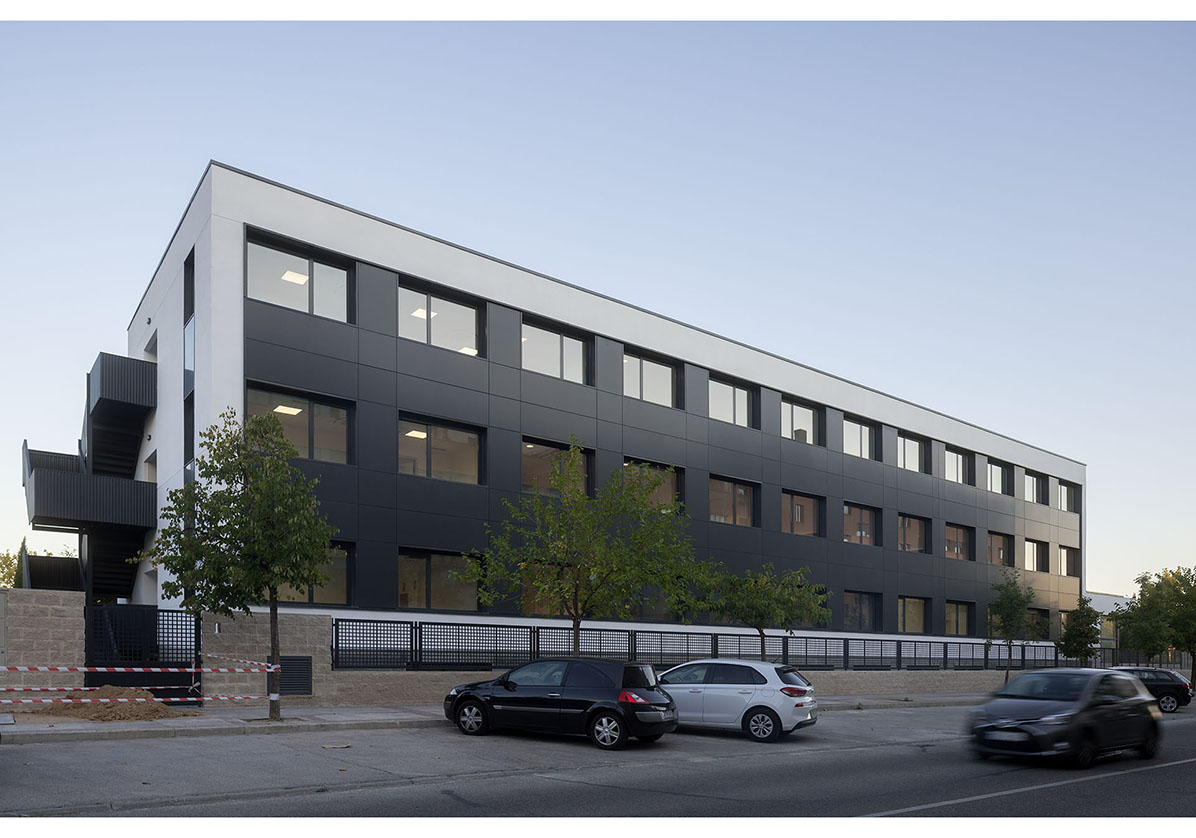 公园中的养老住宅-11