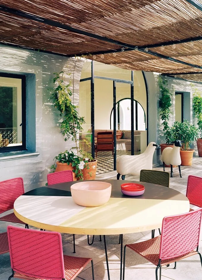 India Mahdavi 打造现代普罗旺斯风 | 银色别墅闪耀地中海魅力-32