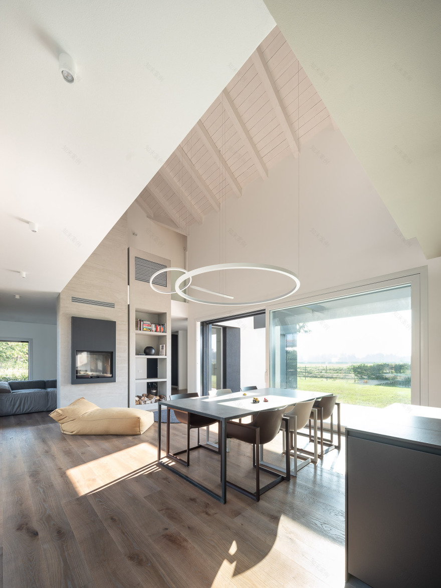 乡间别墅 HHCR,融入自然美景的设计佳作-16