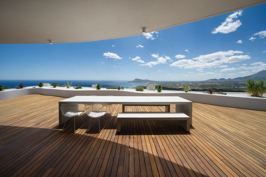 融合传统与自然的阳光顶层公寓-0