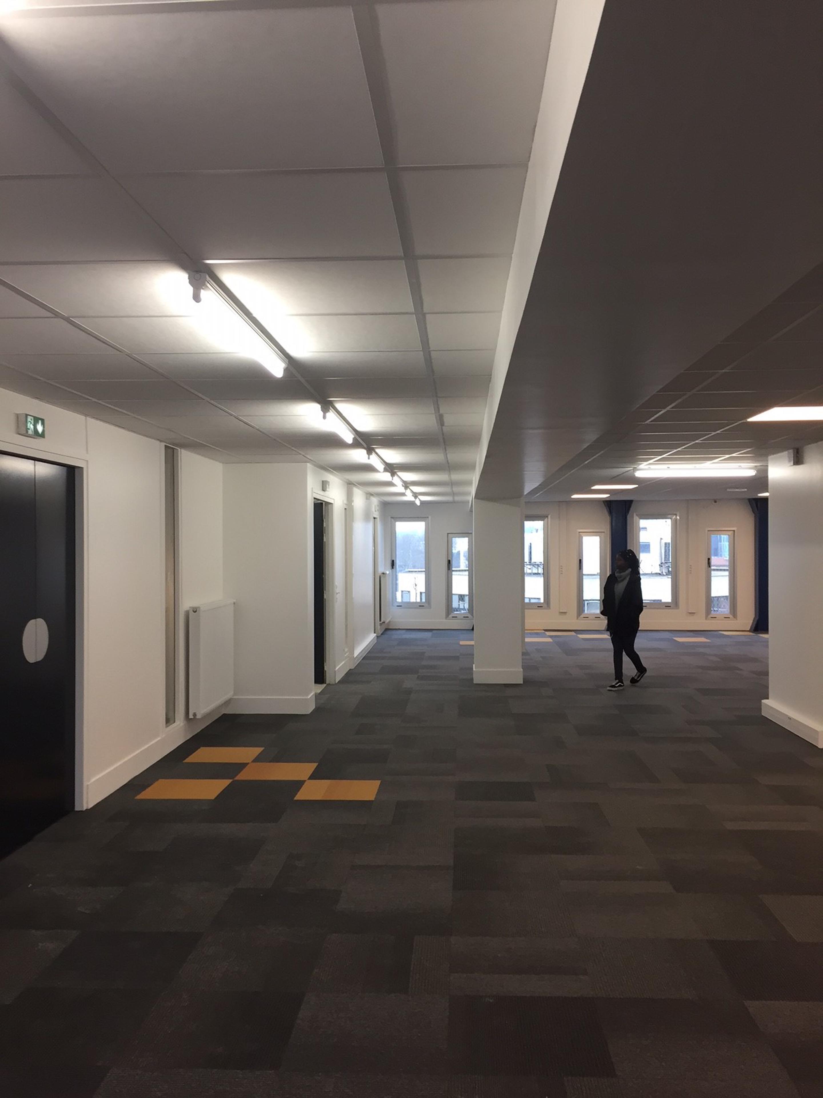 巴黎校园创新建筑设计,独立空中楼阁连接传统与未来-7