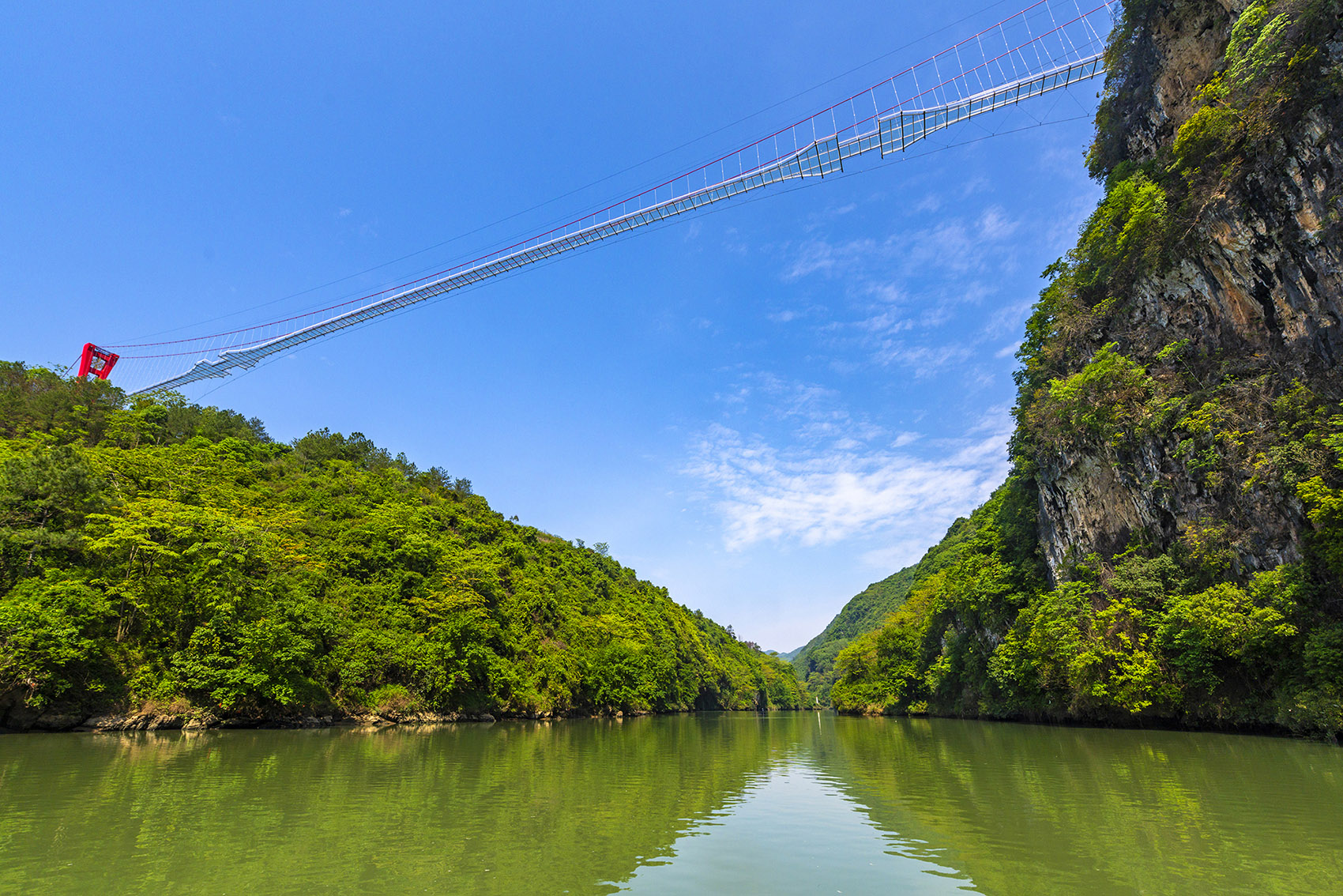 湟川三峡擎天玻璃桥，广东清远/吉尼斯纪录认证：“世界最长玻璃铺装悬索桥”-52
