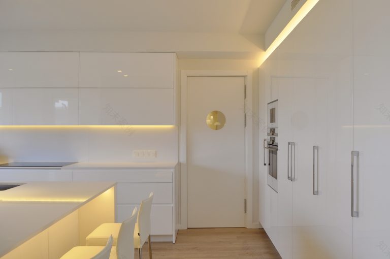 简约而温馨的 200 平米高尔夫景观顶层公寓设计-2