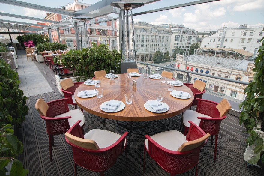 莫斯科高档餐厅 Buro Tsum,Ethimo 打造全景露台魅力空间-12