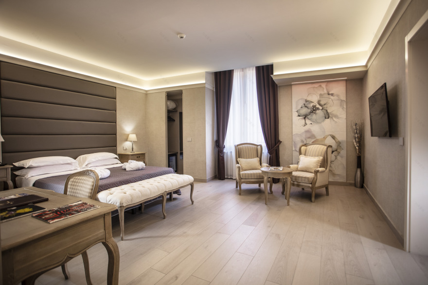 博洛尼亚城市中心,现代与古典交融的 Hotel Cavour 酒店设计-29