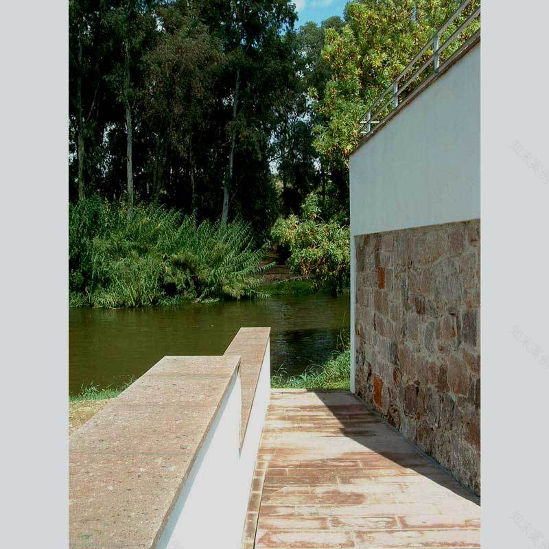 意大利 Fordongianus 公共温泉改造 | 融入环境的精致设计-6