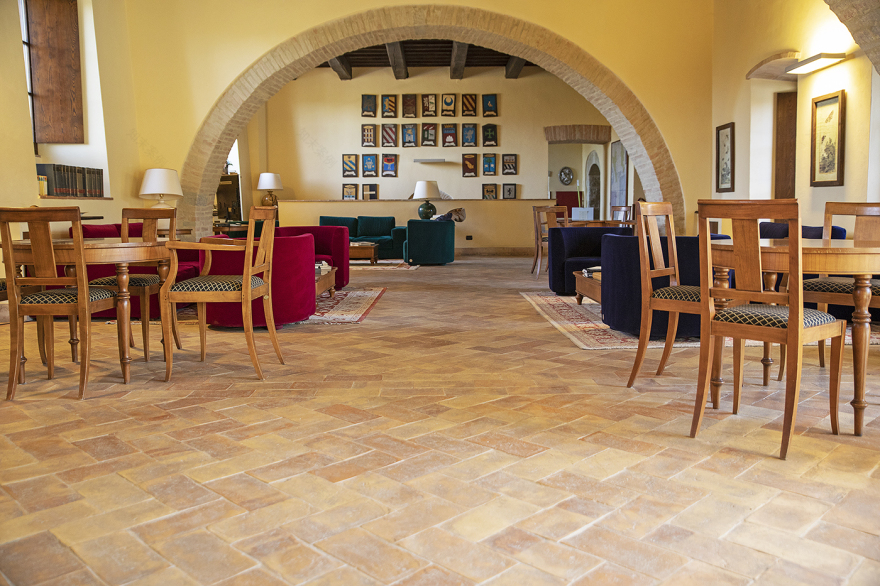 意大利古堡手工砖地板翻新,呈现传统与复古美-4