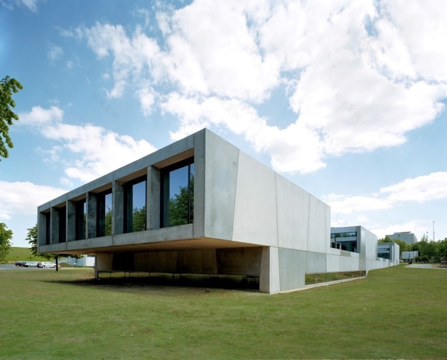 脑医学影像研究中心的绿色创新设计-1