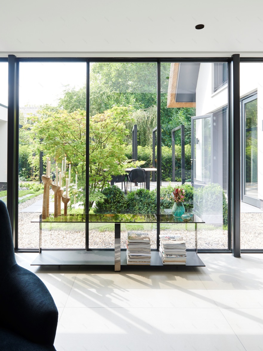 荷兰绿洲中的意式别墅 | 自然与现代的完美融合-0