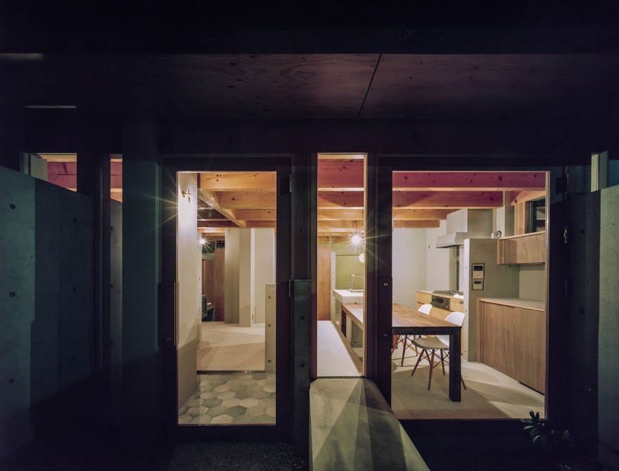 山林间的混凝土迷宫·日本 Minohshinmachi 住宅设计-18