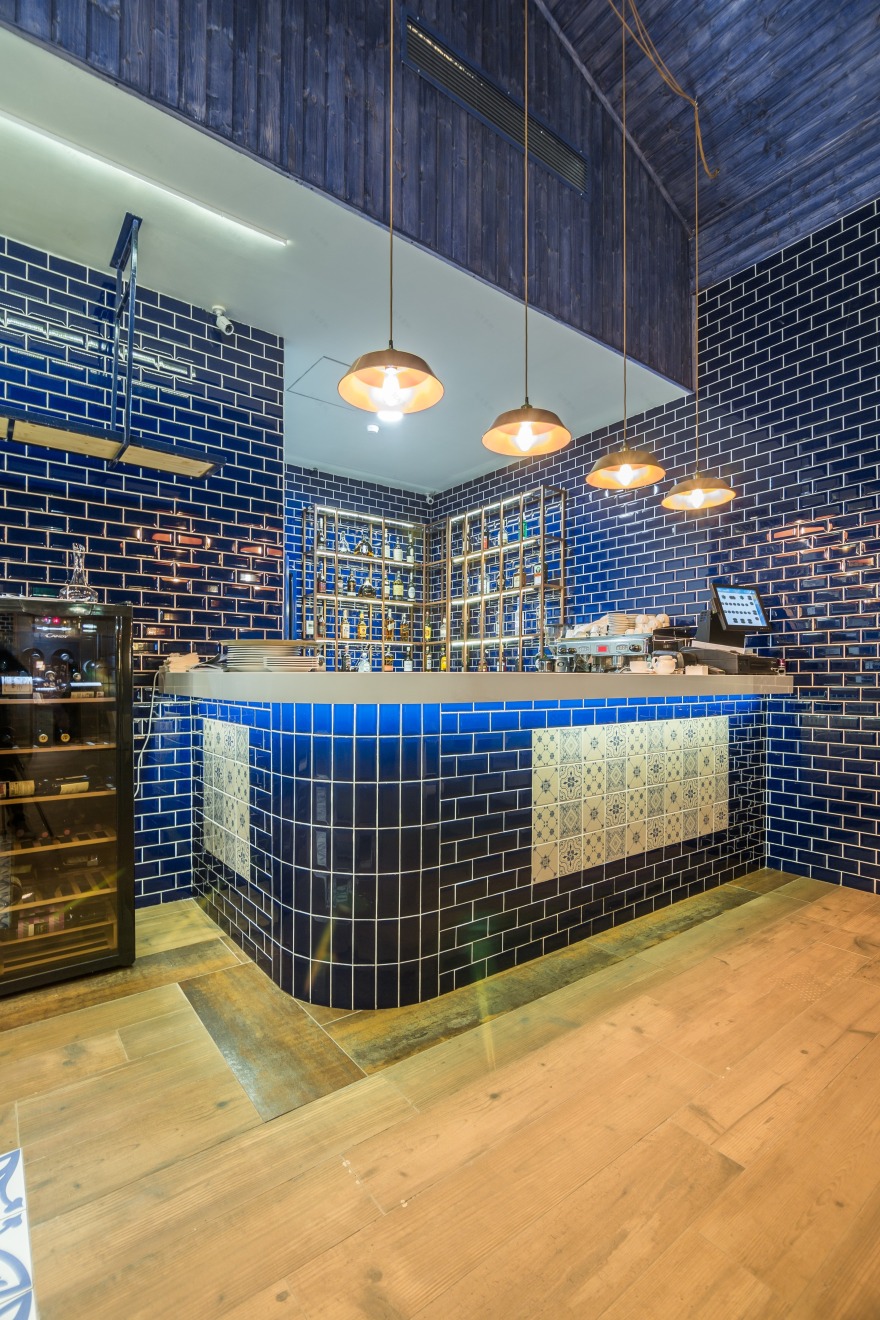 舞动龙虾 · 葡萄牙风情海鲜餐厅设计-16