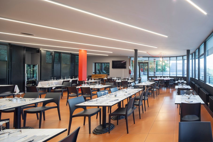 重塑乡村俱乐部餐厅 | Ai Beati 的室内设计之旅-1