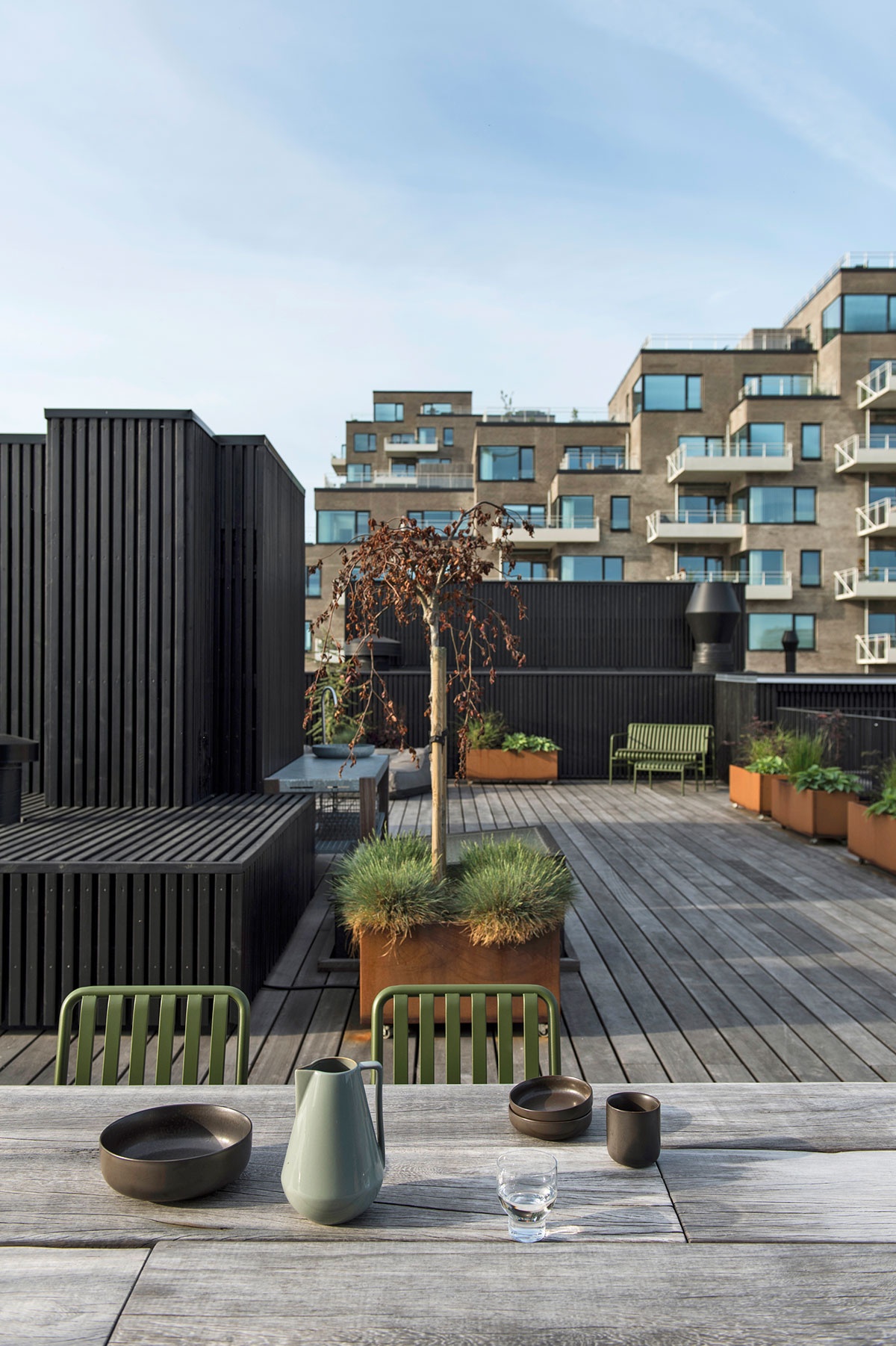 哥本哈根年轻家庭顶层公寓巨大露台-Anna Pufik-10