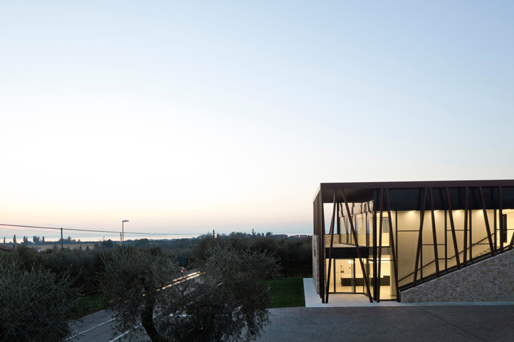 家族经营的酒庄,传统与现代的完美结合-1