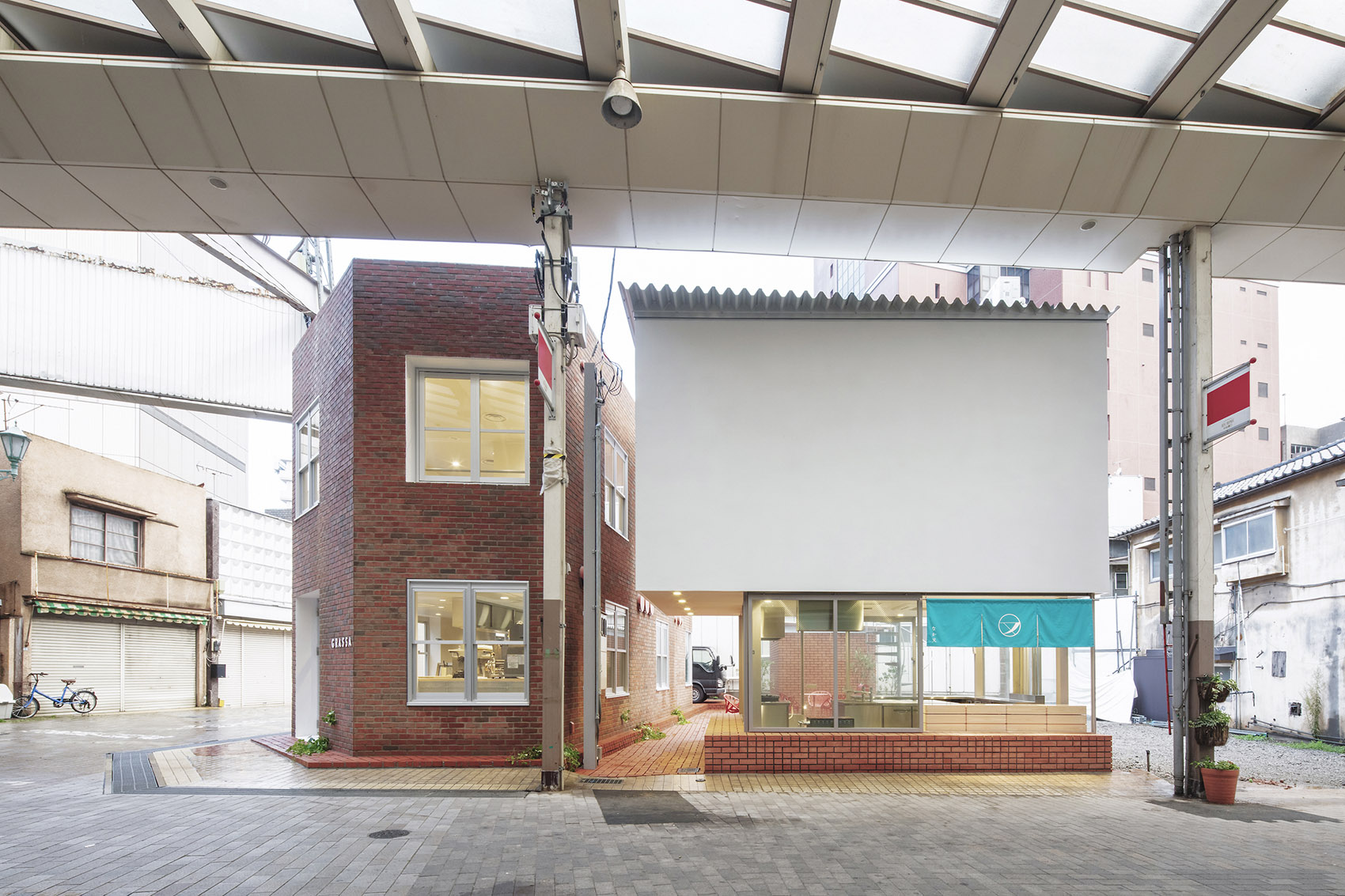 Nakamata日式糖果店，日本/购物街上的减法空间营造垂直于街道的纵深感-15