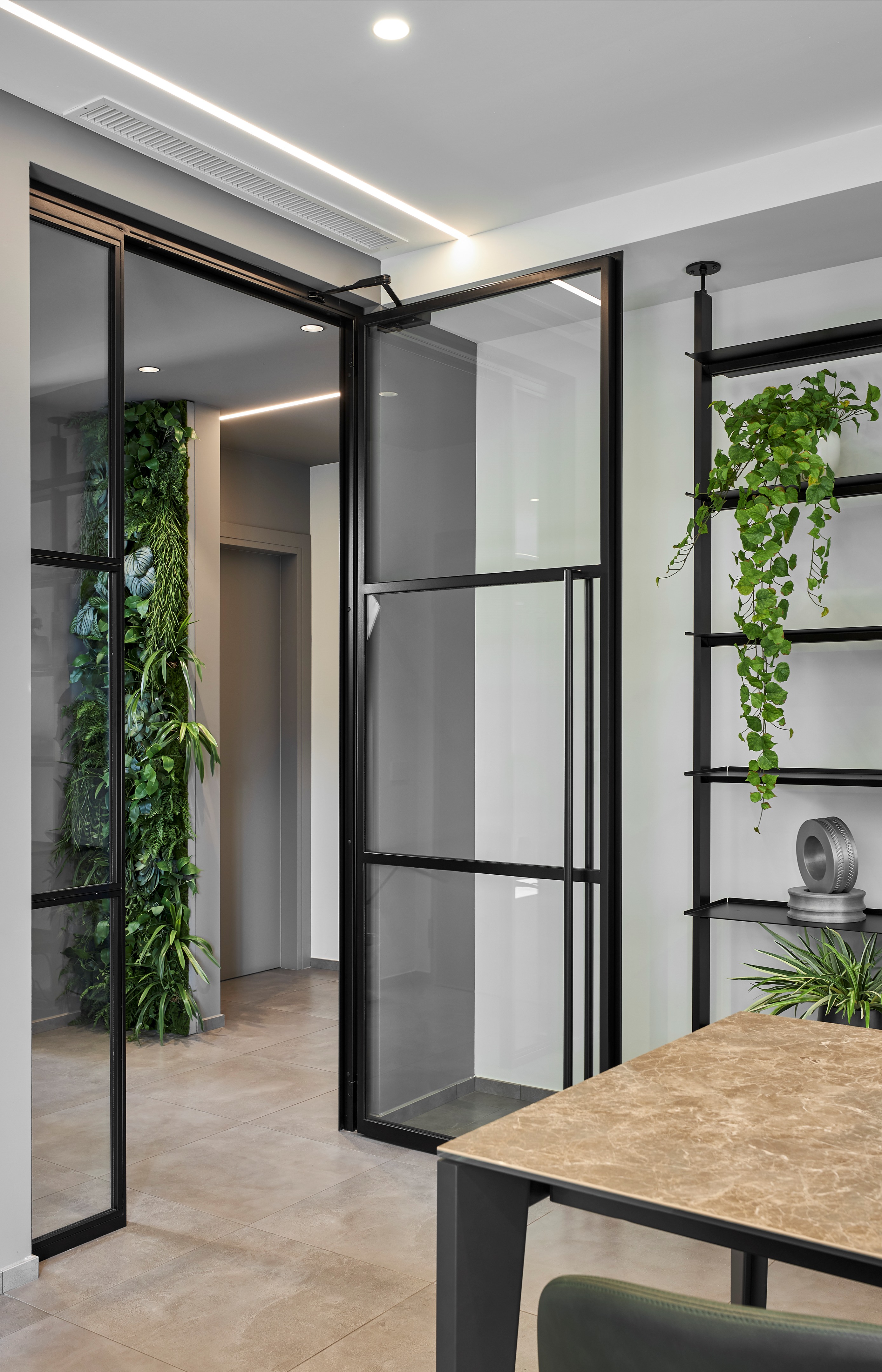 OMO 公司总部绿色与灰色融合的现代设计-14