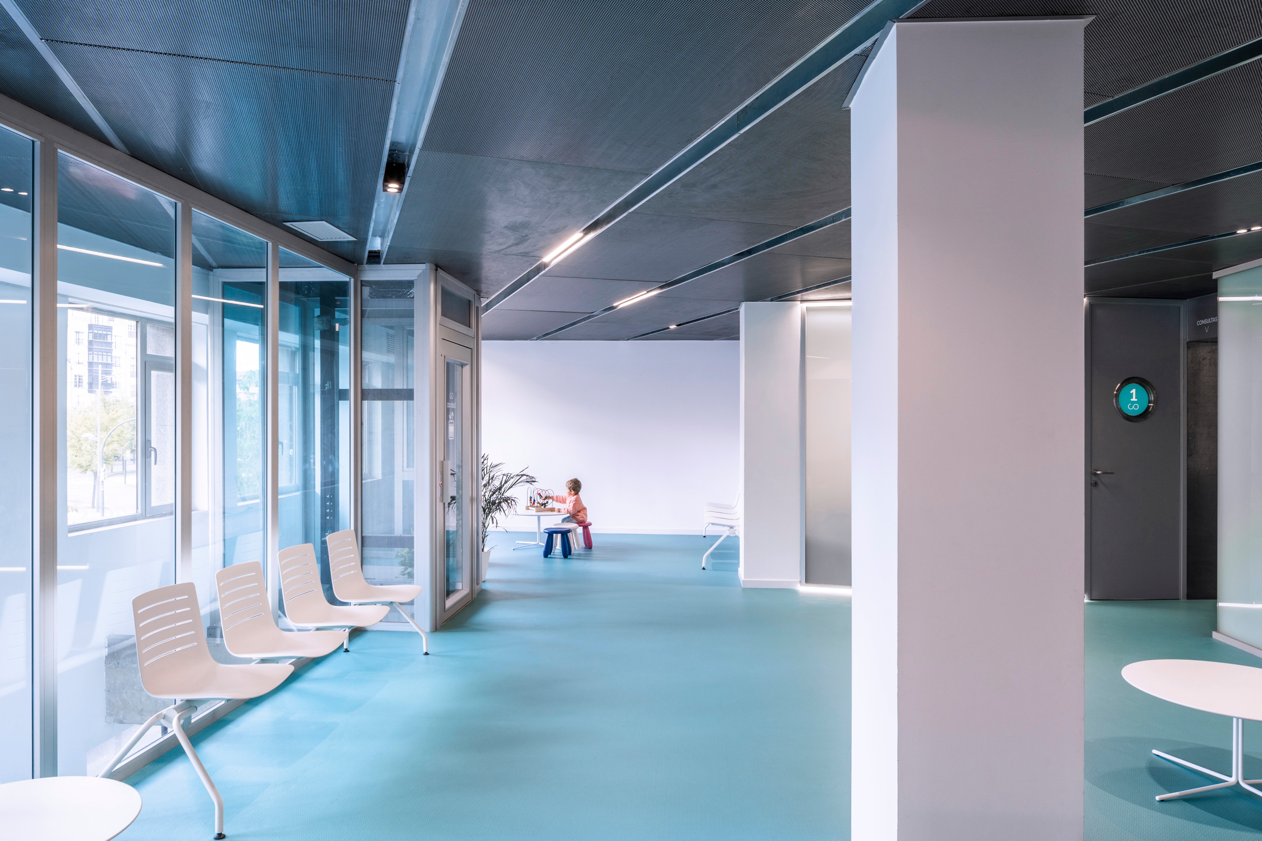 双层空间的巧妙融合 · CIO Salud Facilities-6