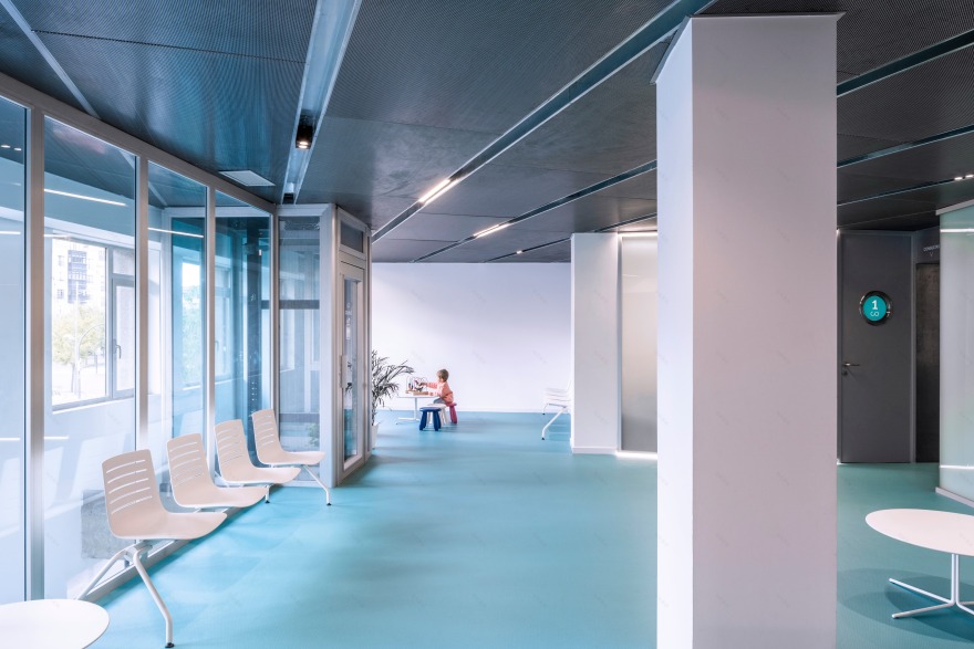 双层空间的巧妙融合 · CIO Salud Facilities-6