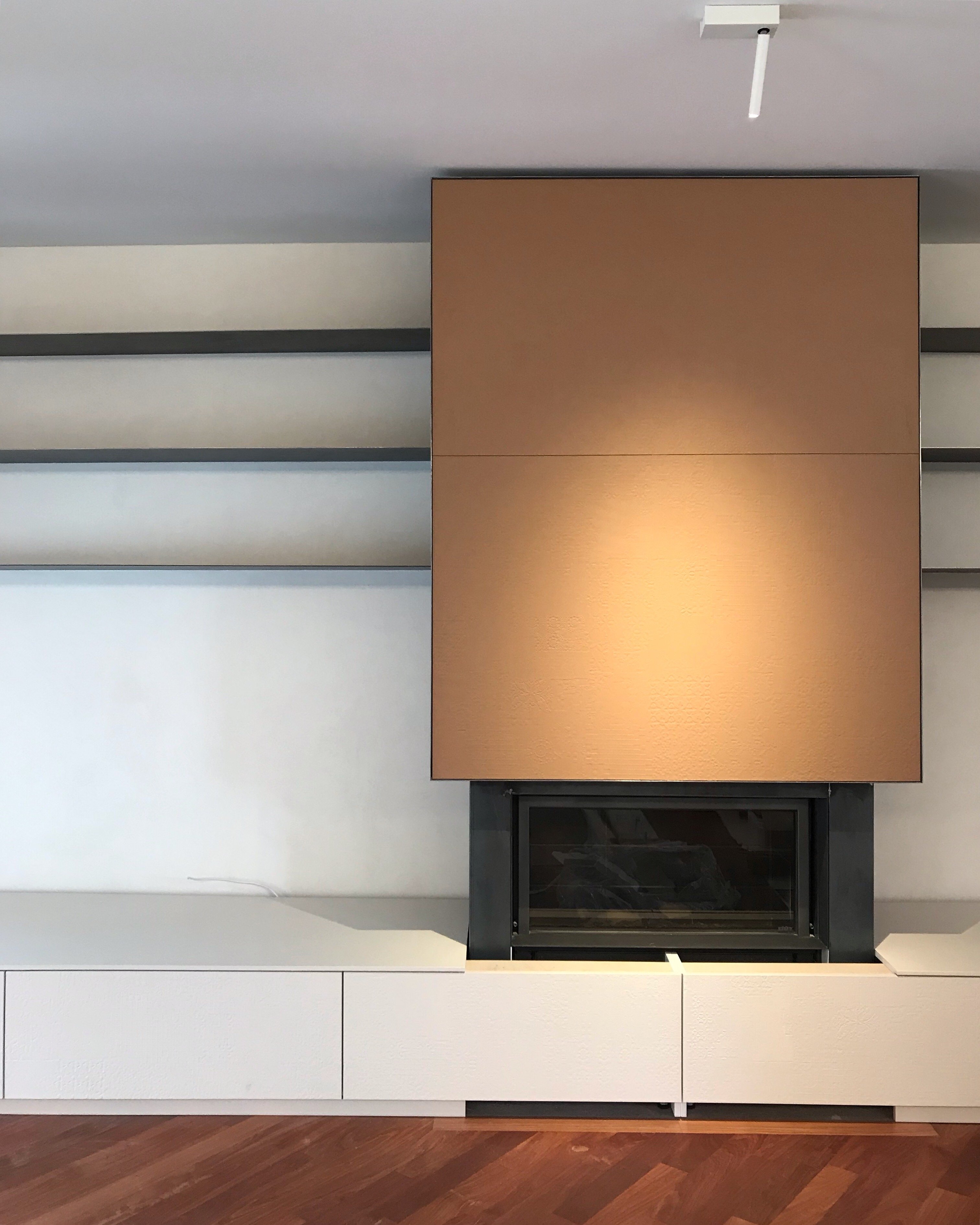 古董与极简的对话——意大利广场公寓设计-0