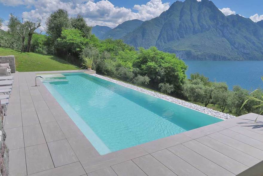 意大利别墅泳池设计 | 选用 2cm 厚 L'ALTRA PIETRA 抗滑石材-0