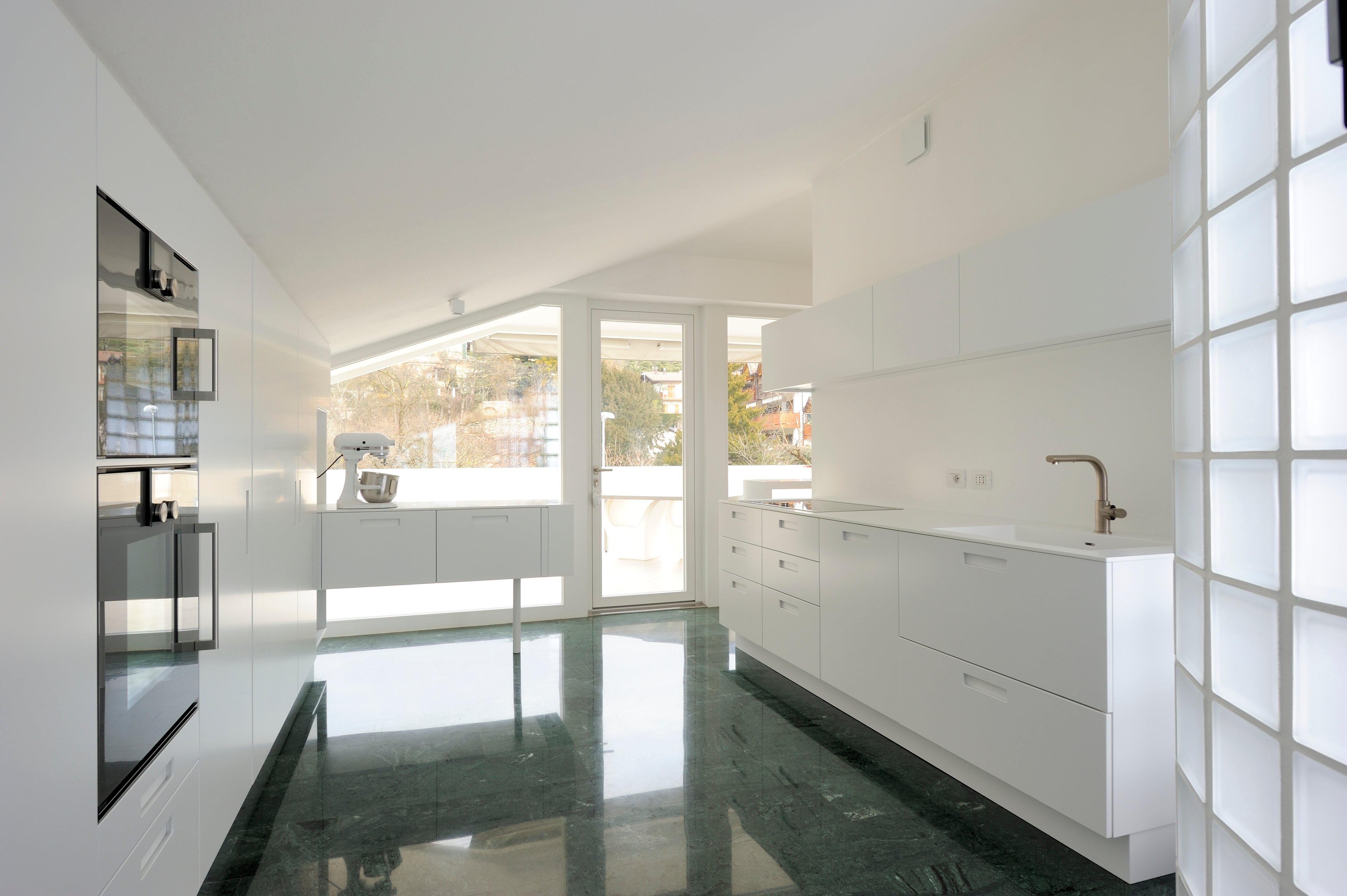 白色纽带 | 特伦托公寓翻新设计-2