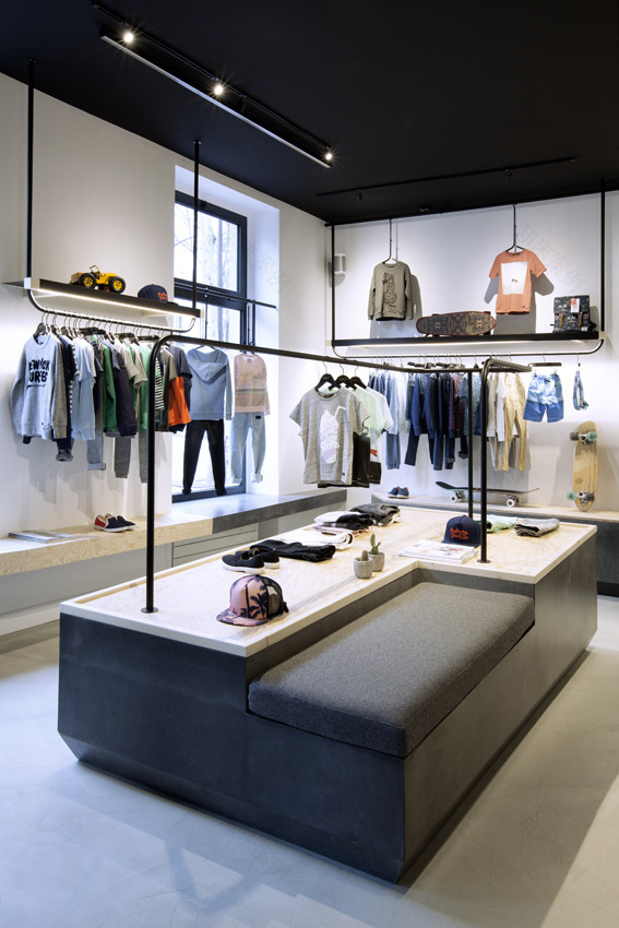 潮流童装品牌 FINGER IN THE NOSE 新店设计-20