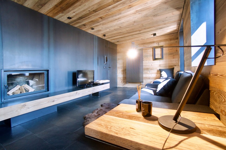 意大利山区百年老屋的现代情感空间-0