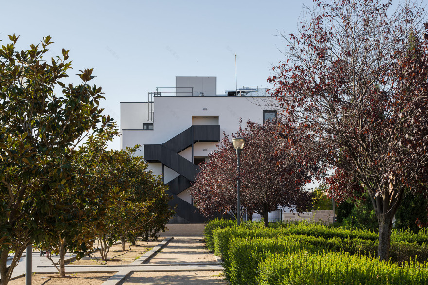 公园中的养老住宅-4