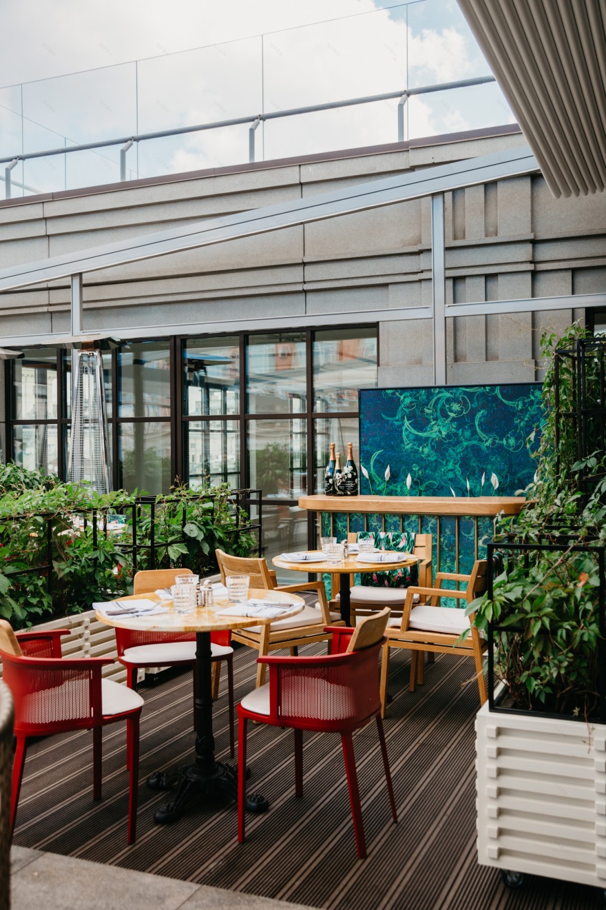 莫斯科高档餐厅 Buro Tsum,Ethimo 打造全景露台魅力空间-11