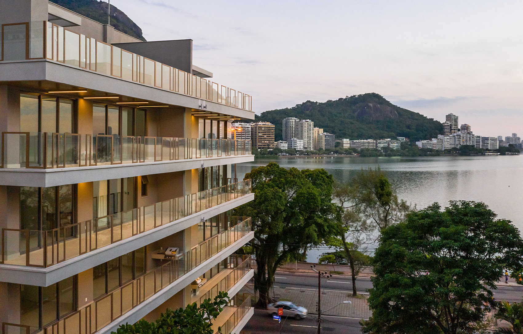 Borges 3647公寓楼，巴西/可以看到基督神像与泻湖景观的公寓楼-71