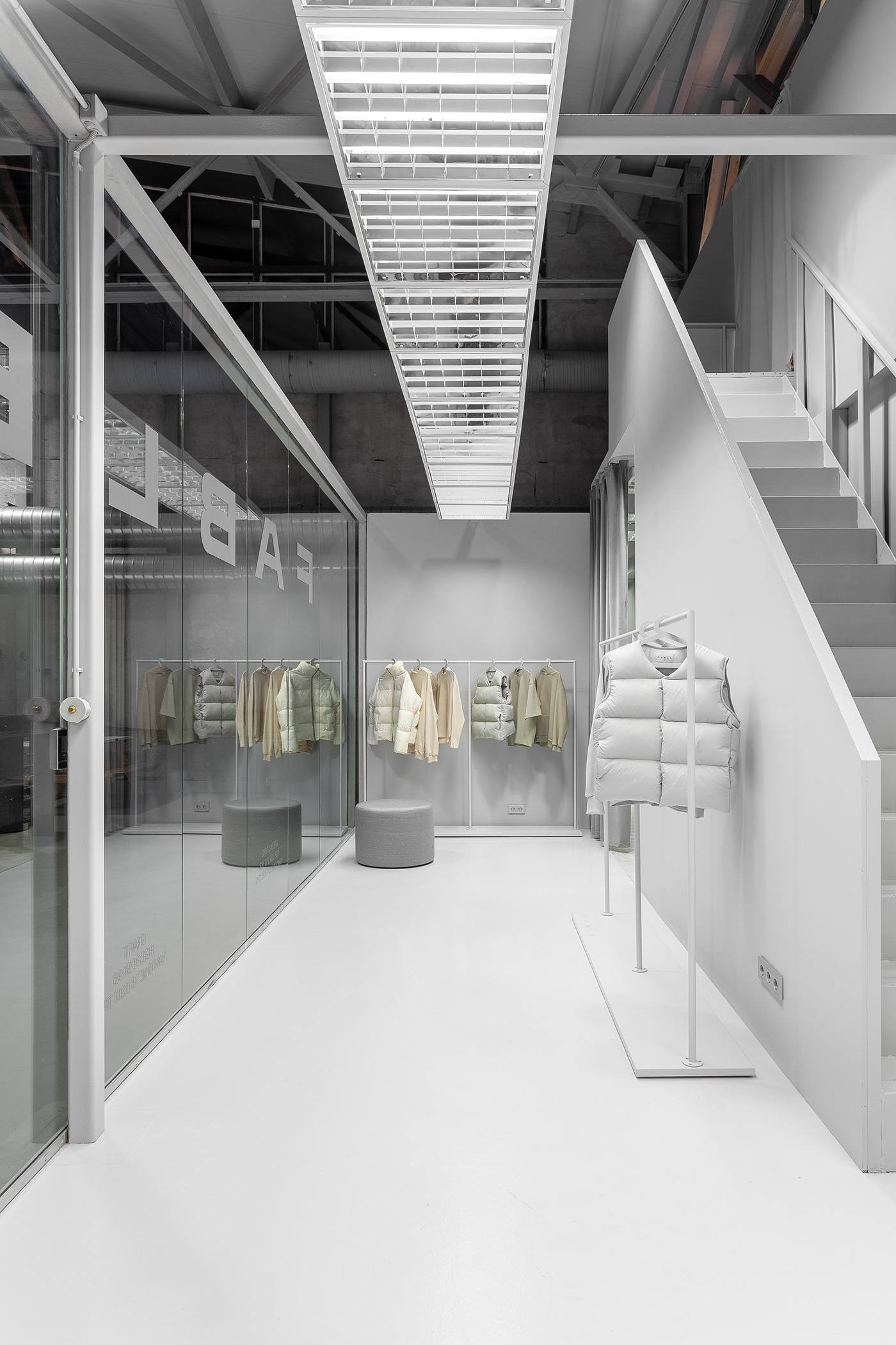 Polina Poludkina丨FABLE丨服装店设计-10